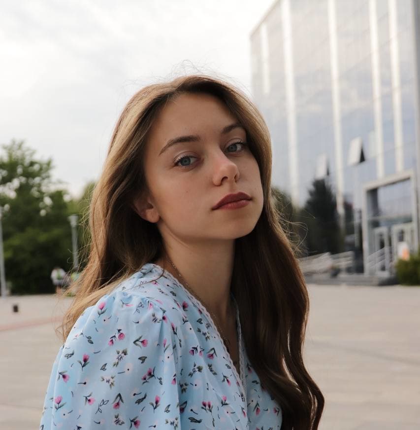 Яна